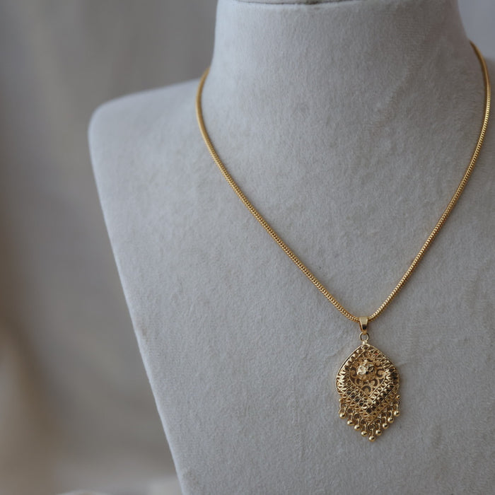 Heritage gold plated simple pendant short chain HC7990