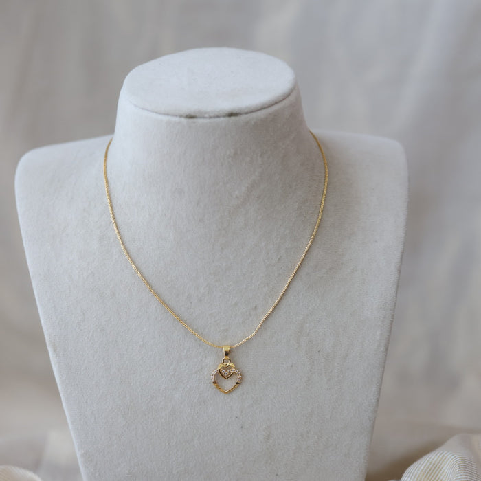 Heritage gold plated simple pendant short chain HC654