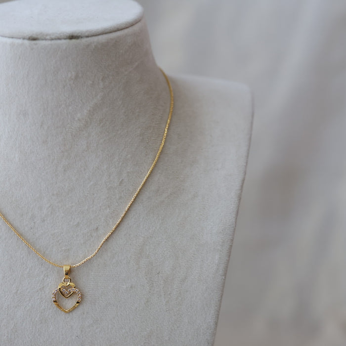 Heritage gold plated simple pendant short chain HC654