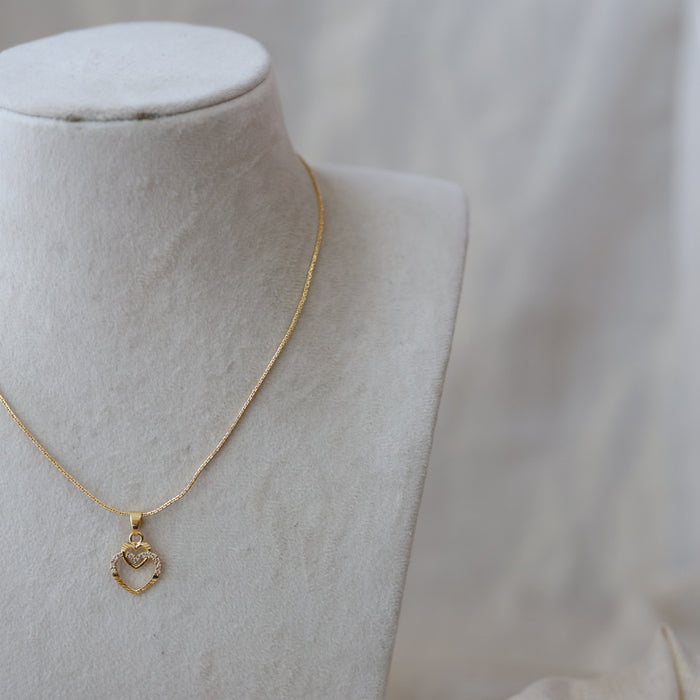 Heritage gold plated simple pendant short chain HC654