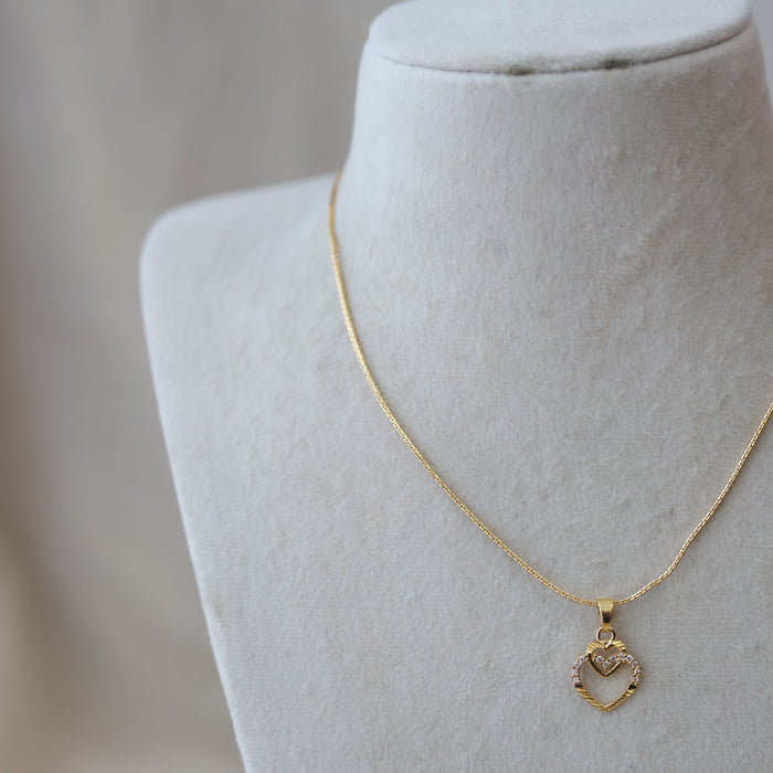Heritage gold plated simple pendant short chain HC654