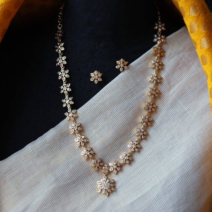 Heritage gold plated white stone short necklace H111