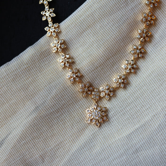 Heritage gold plated white stone short necklace H111