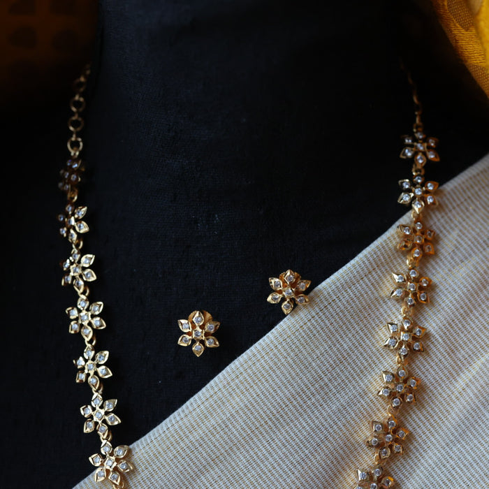 Heritage gold plated white stone short necklace H111