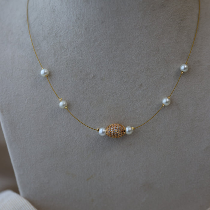 Heritage white stone invisible short necklace IN38944