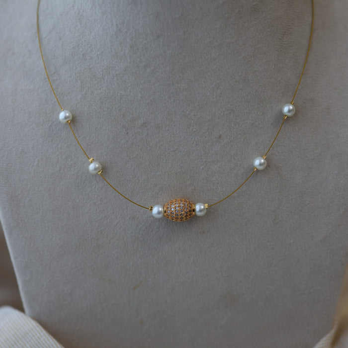 Heritage white stone invisible short necklace IN38944