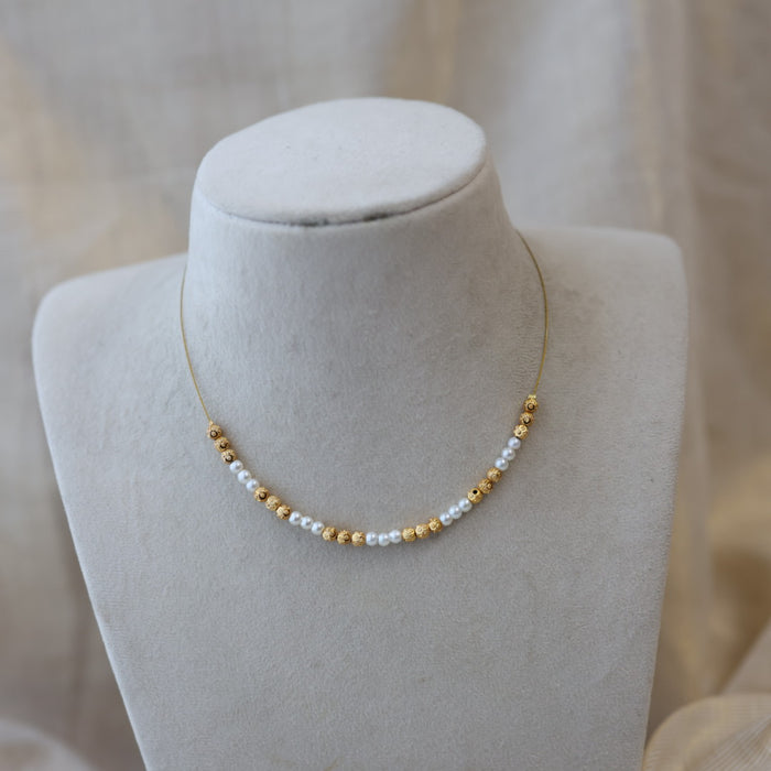 Heritage white pearl invisible short necklace IN3455
