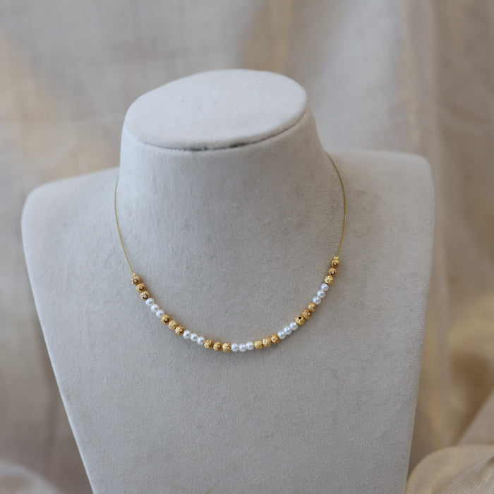Heritage white pearl invisible short necklace IN3455