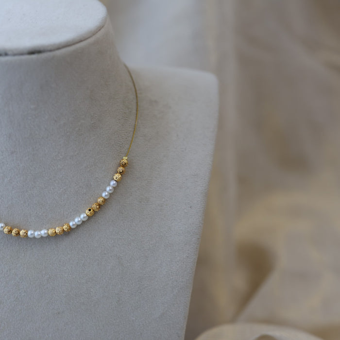 Heritage white pearl invisible short necklace IN3455