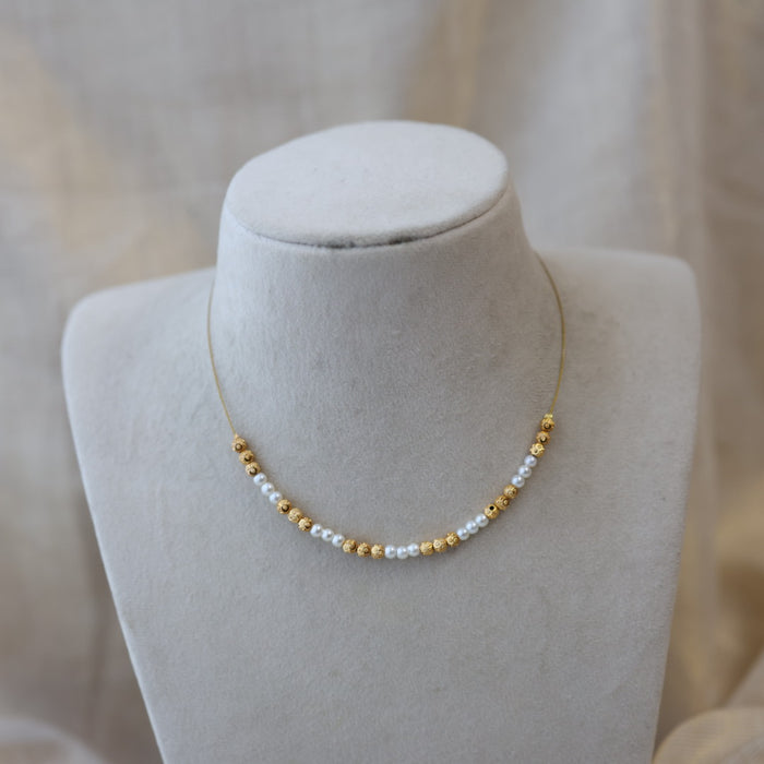 Heritage white pearl invisible short necklace IN3455