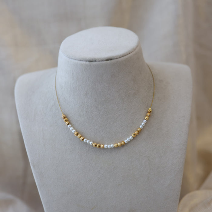 Heritage white pearl invisible short necklace IN3455