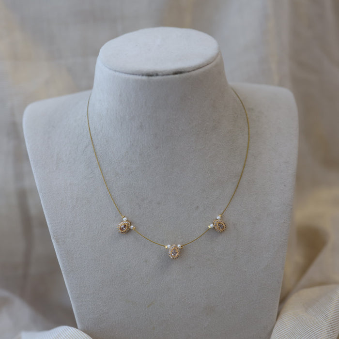 Heritage white stone invisible short necklace IN99222