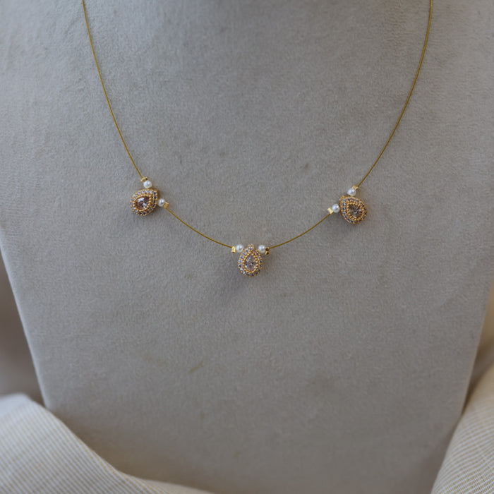 Heritage white stone invisible short necklace IN99222