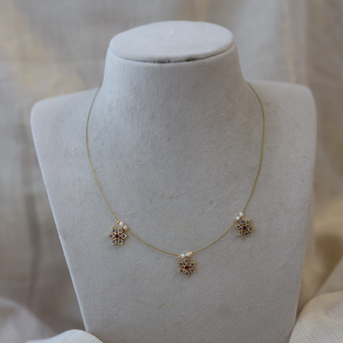 Heritage white stone invisible short necklace IN899
