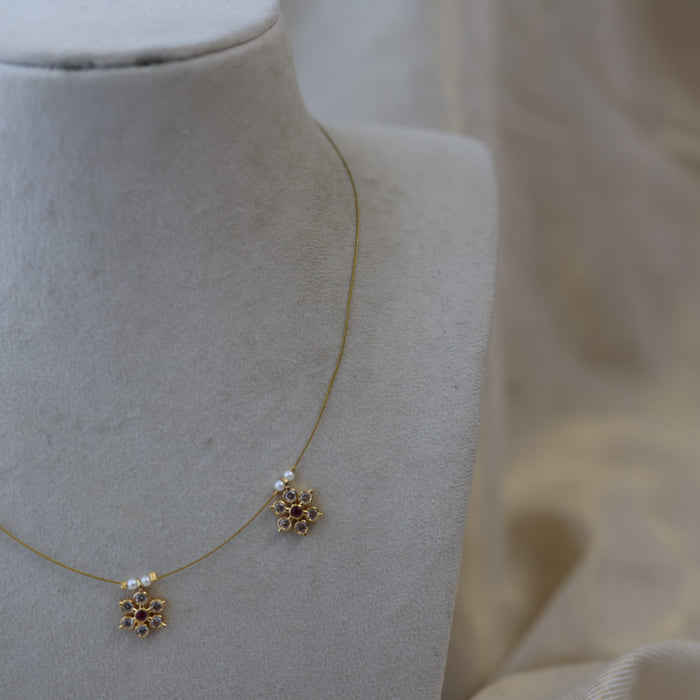 Heritage white stone invisible short necklace IN899