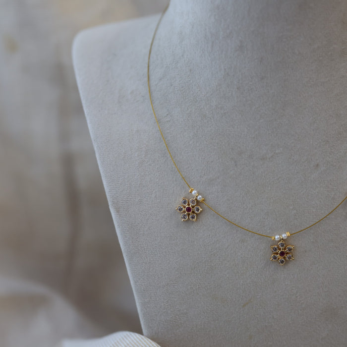 Heritage white stone invisible short necklace IN899