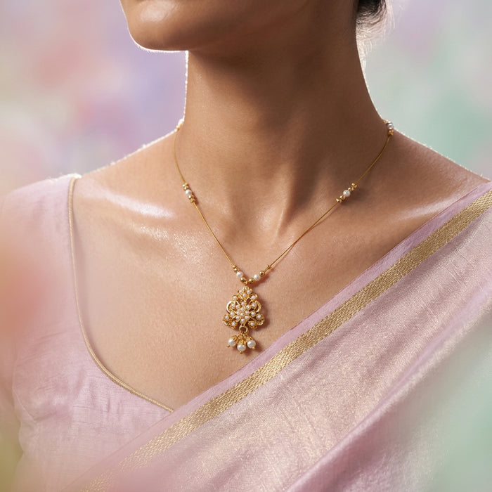 Heritage white stone invisible short necklace IN3344