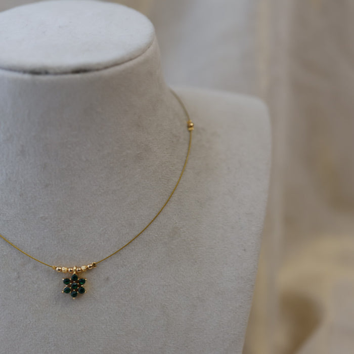 Heritage green stone invisible short necklace IN23334