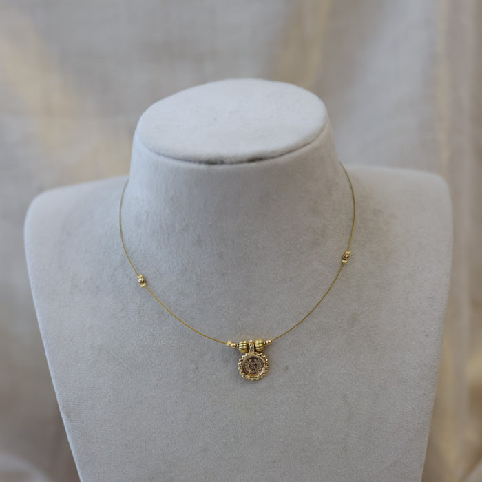 Heritage gold coin invisible short necklace IN3455