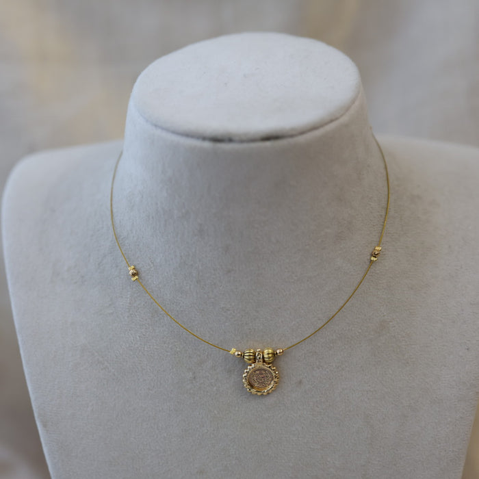 Heritage gold coin invisible short necklace IN3455