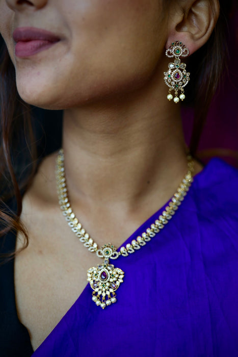 Antique short necklace with earrings TTS4911