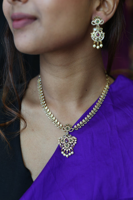 Antique short necklace with earrings TTS4911