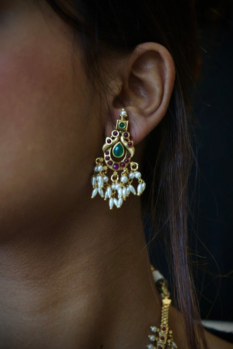 Antique pearl short necklace with earrings SS11016