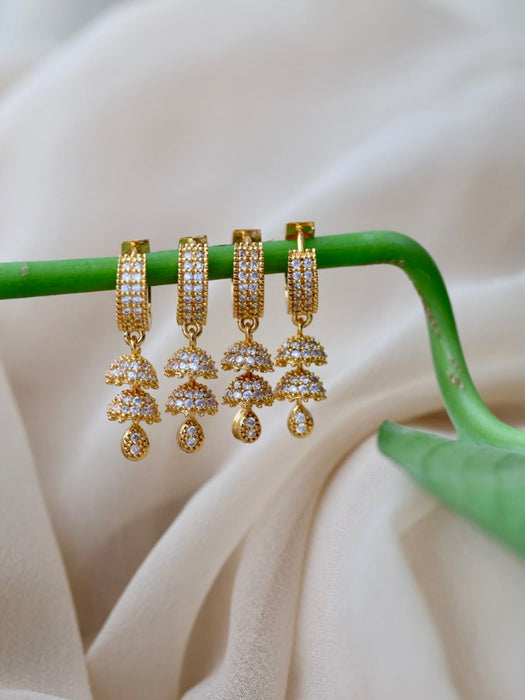 Heritage gold plated white stone hoop earrings HD899