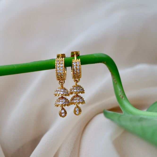 Heritage gold plated white stone hoop earrings HD899