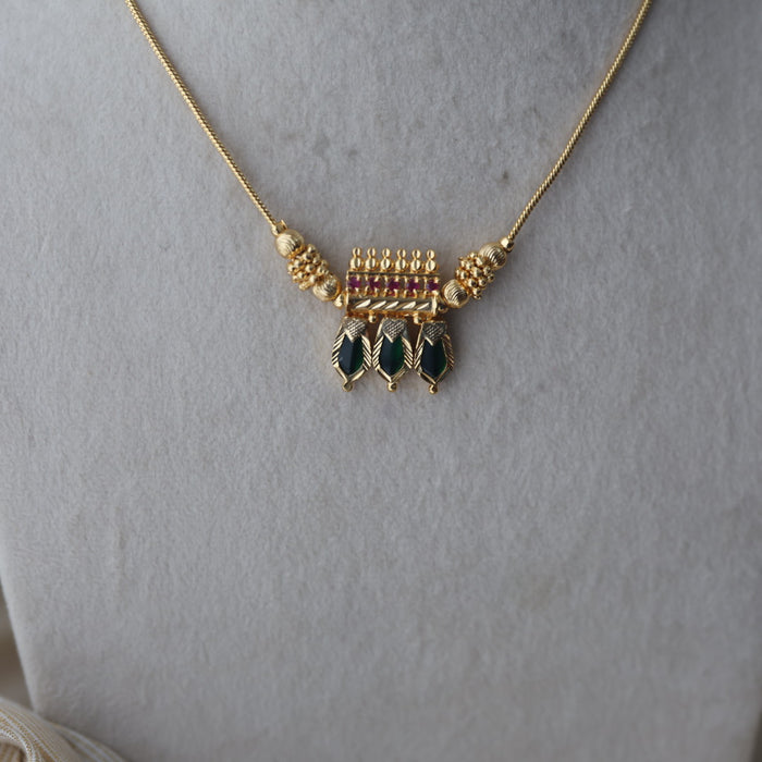 Heritage gold plated green stone short necklace H14566