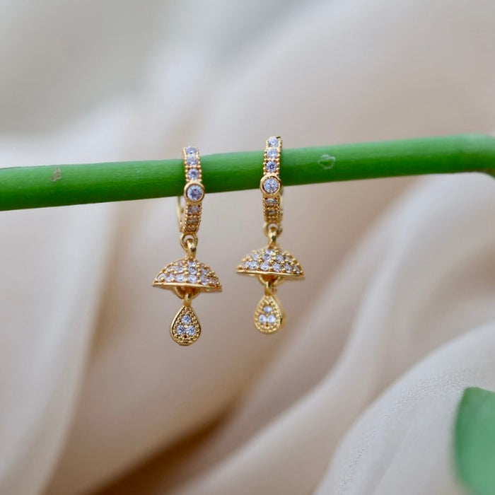 Heritage gold plated white stone hoop earrings HD512
