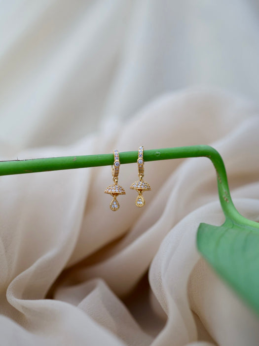 Heritage gold plated white stone hoop earrings HD512