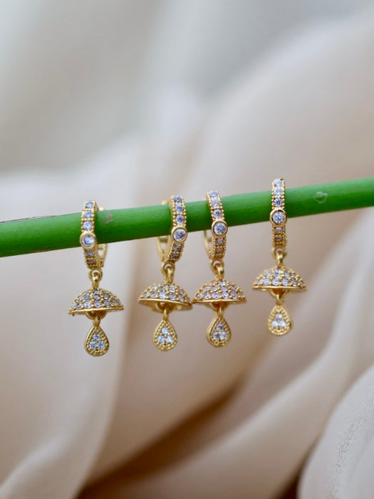 Heritage gold plated white stone hoop earrings HD512