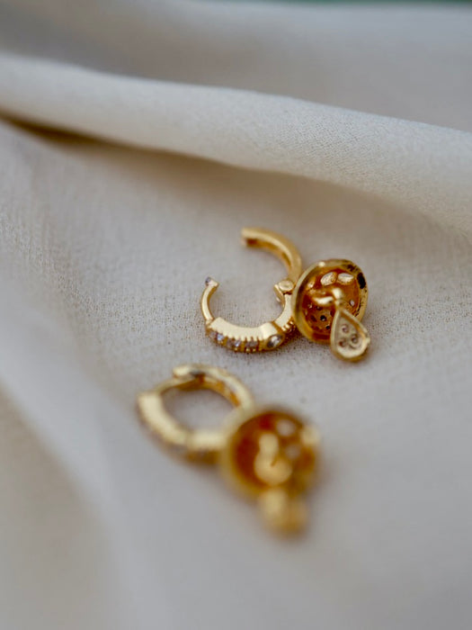Heritage gold plated white stone hoop earrings HD512