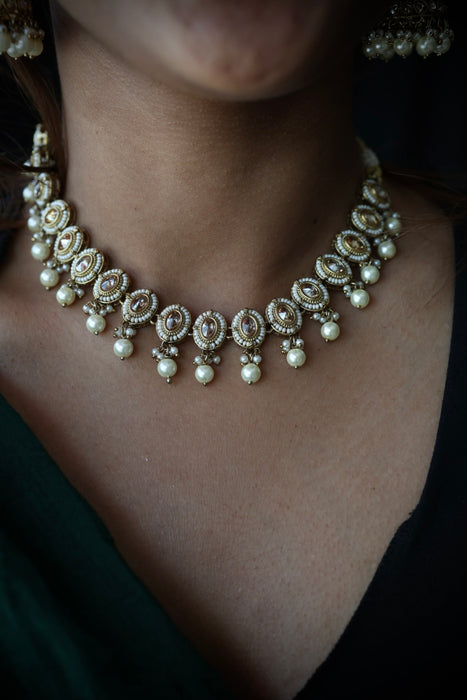 Trendy pearl bead short necklace with earrings and tikka TW141