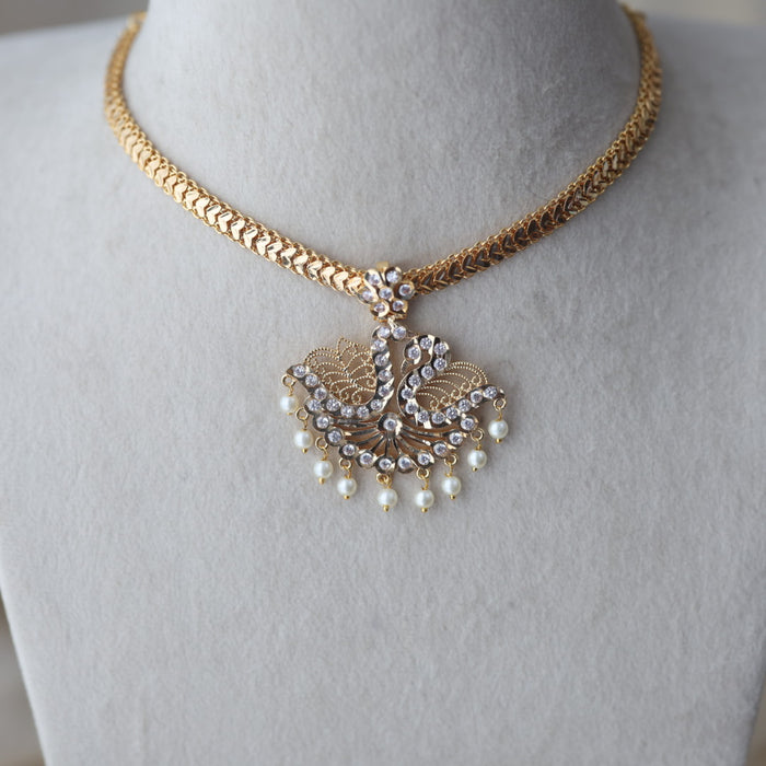 Heritage gold plated white stone short necklace H453