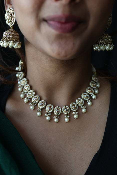 Trendy pearl bead short necklace with earrings and tikka TW141