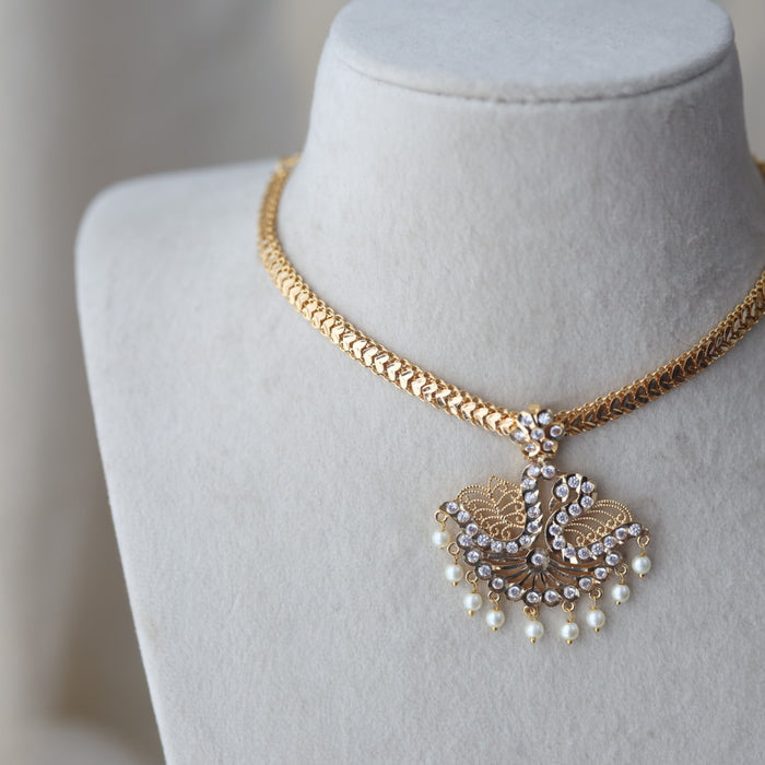 Heritage gold plated white stone short necklace H453