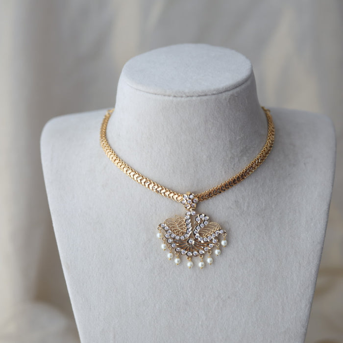 Heritage gold plated white stone short necklace H453