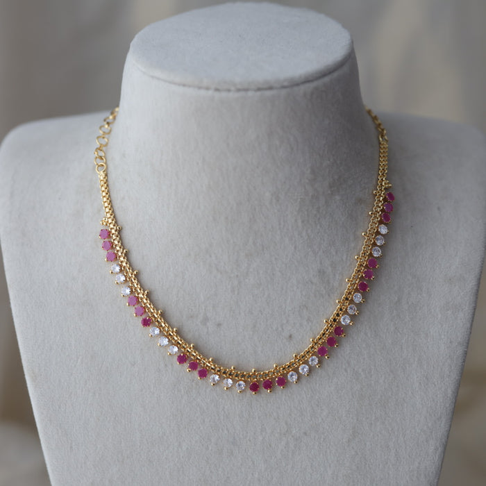 Heritage gold plated ruby white stone short necklace H532