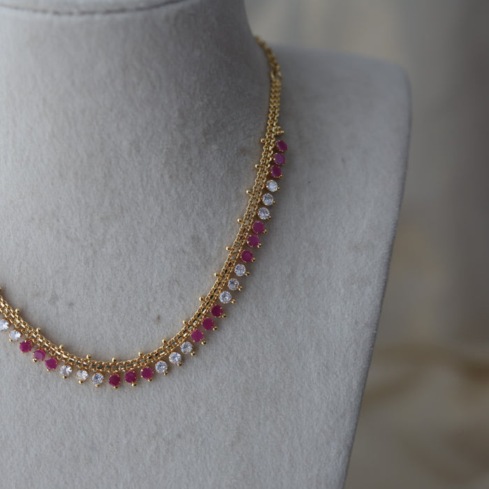 Heritage gold plated ruby white stone short necklace H532