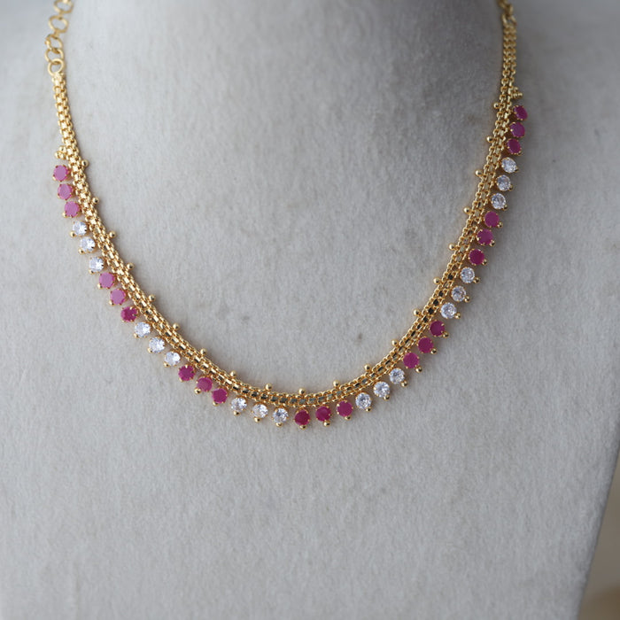 Heritage gold plated ruby white stone short necklace H532