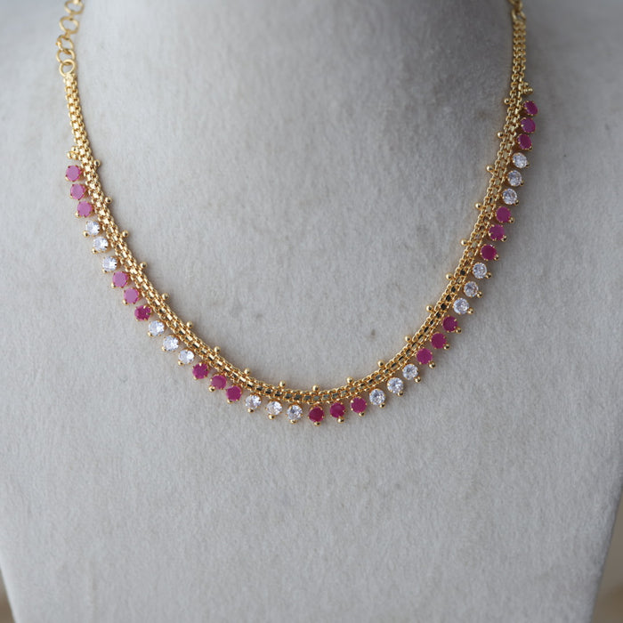 Heritage gold plated ruby white stone short necklace H532