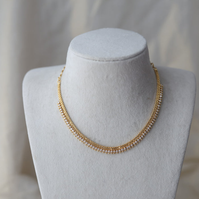 Heritage white stone short necklace H8243