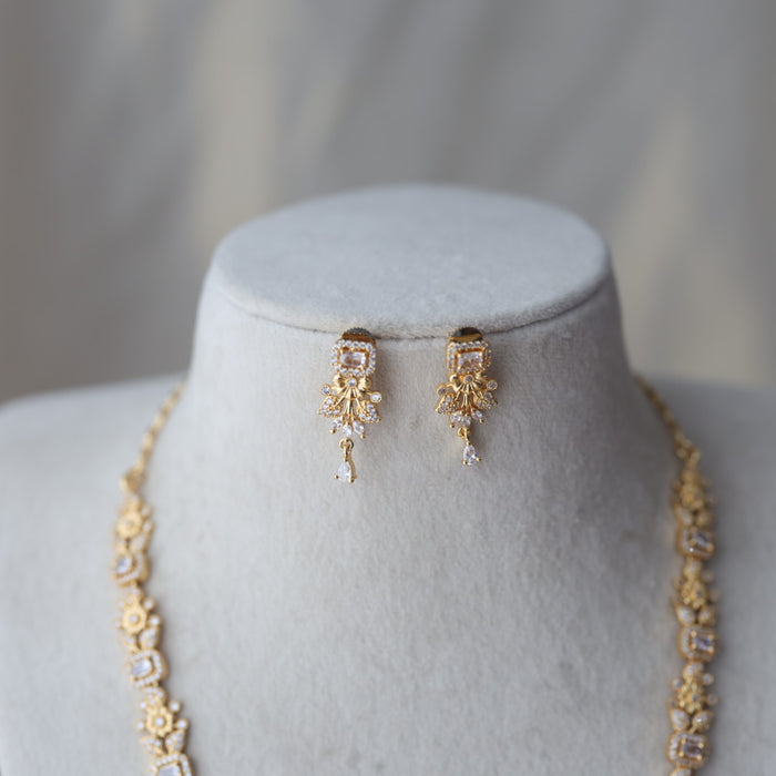 Heritage gold plated white stone long necklace with earrings HL1233