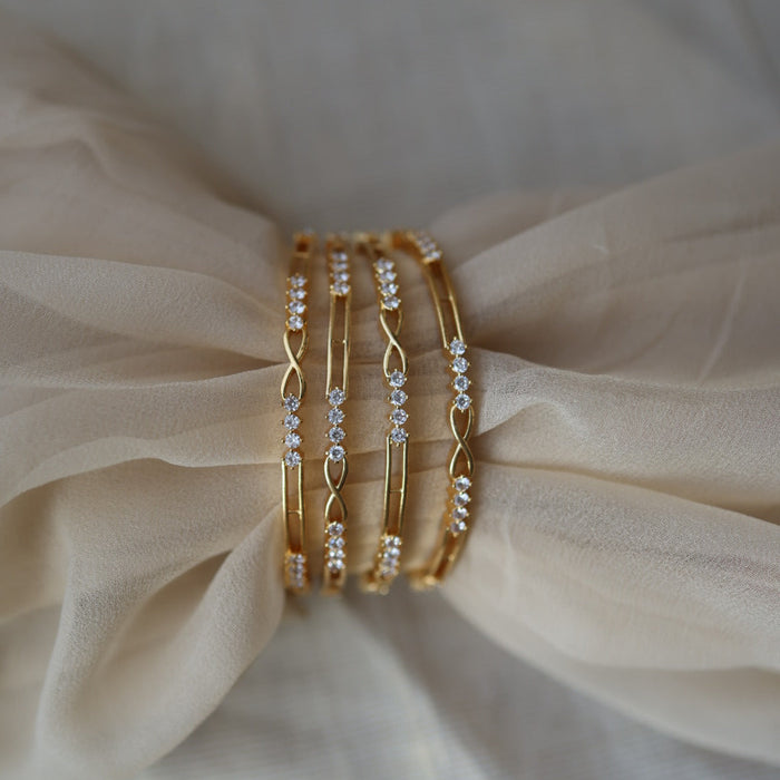 Heritage gold plated white stone bangle (1 set  of 4 bangles) HB221