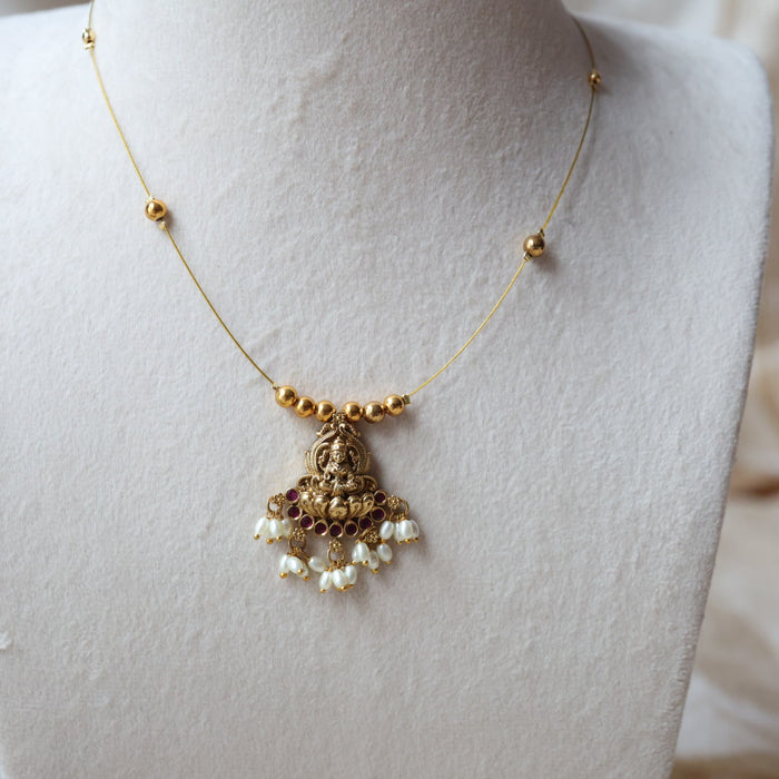 Antique green bead invisible short necklace IN456