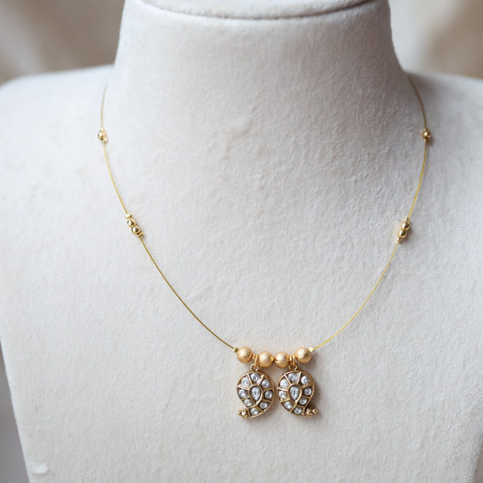 Antique invisible short necklace IN4558