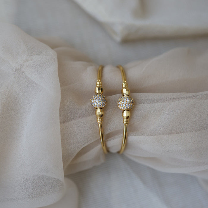 Heritage gold plated white stone bangle (1 set  of 2 bangles) HB206