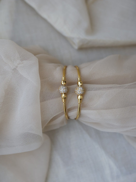 Heritage gold plated white stone bangle (1 set  of 2 bangles) HB206